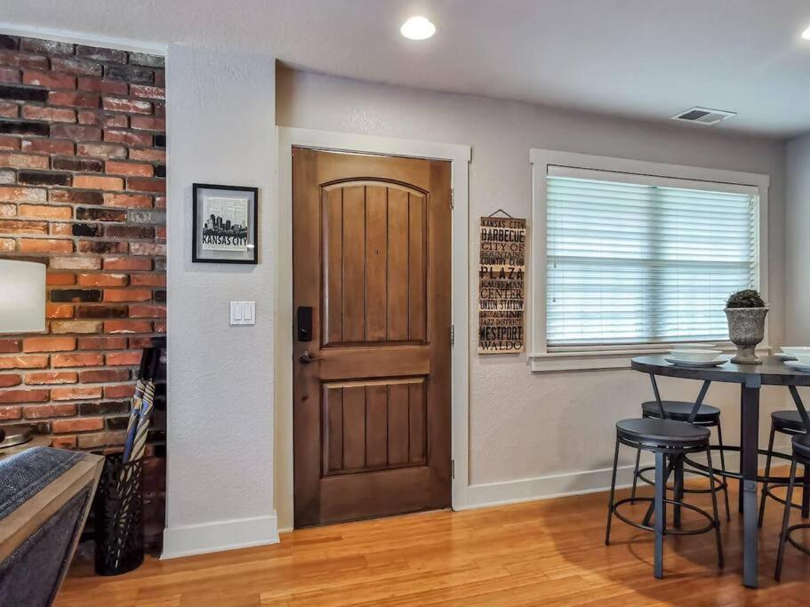 Villa Amazing Locale 2Kingbr 1Bth Kansas City Exterior foto