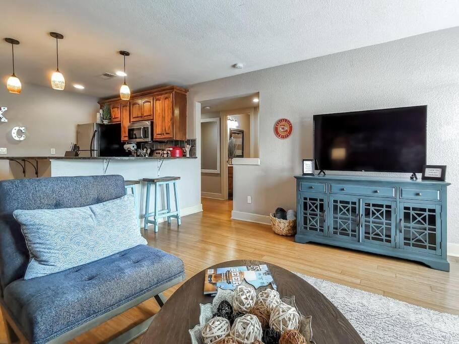 Villa Amazing Locale 2Kingbr 1Bth Kansas City Exterior foto