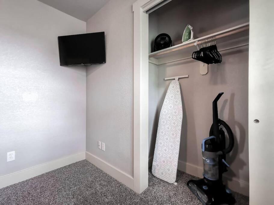 Villa Amazing Locale 2Kingbr 1Bth Kansas City Exterior foto
